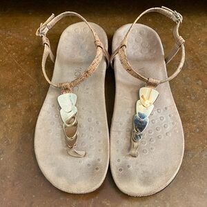 Great gold strap sandals